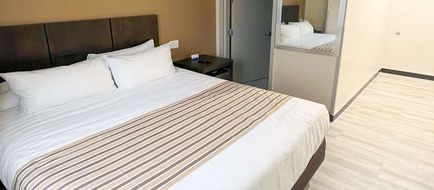Rodeway Inn Brooklyn Room