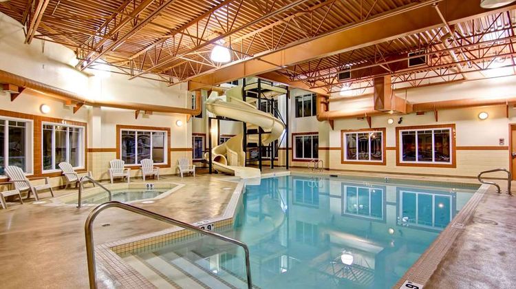 Ramada by Wyndham Ponoka Pool