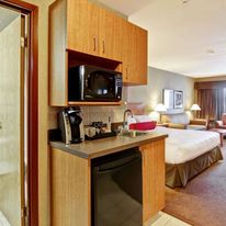 Ramada by Wyndham Ponoka