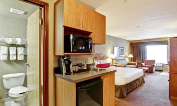 Ramada by Wyndham Ponoka