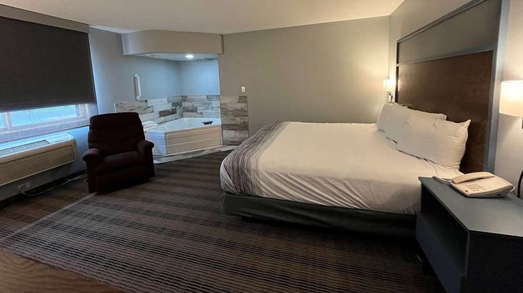 AmericInn by Wyndham Ladysmith Room