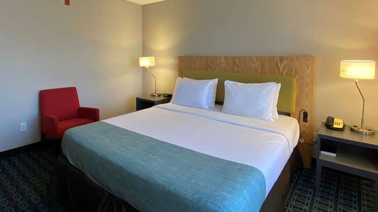 <b>Wingate by Wyndham Chandler Room</b>. Images powered by <a href="https://iceportal.shijigroup.com/" title="IcePortal" target="_blank">IcePortal</a>.