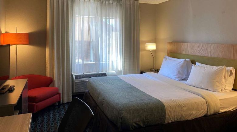<b>Wingate by Wyndham Chandler Room</b>. Images powered by <a href="https://iceportal.shijigroup.com/" title="IcePortal" target="_blank">IcePortal</a>.
