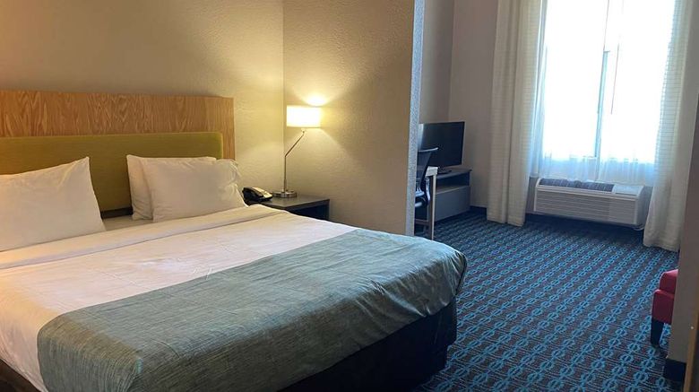<b>Wingate by Wyndham Chandler Room</b>. Images powered by <a href="https://iceportal.shijigroup.com/" title="IcePortal" target="_blank">IcePortal</a>.