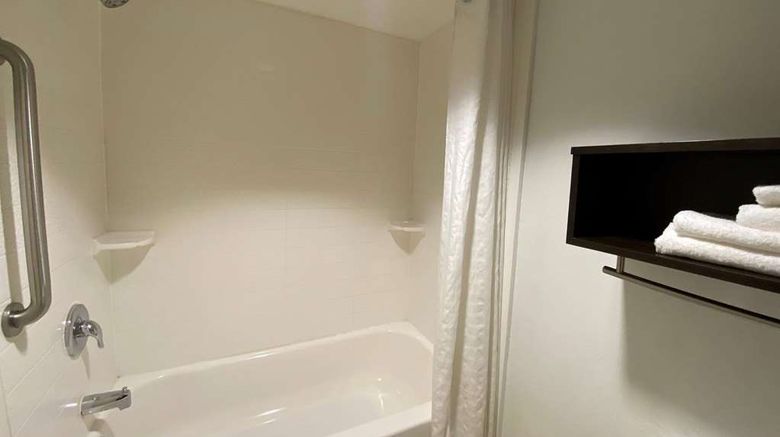 <b>Wingate by Wyndham Chandler Room</b>. Images powered by <a href="https://iceportal.shijigroup.com/" title="IcePortal" target="_blank">IcePortal</a>.