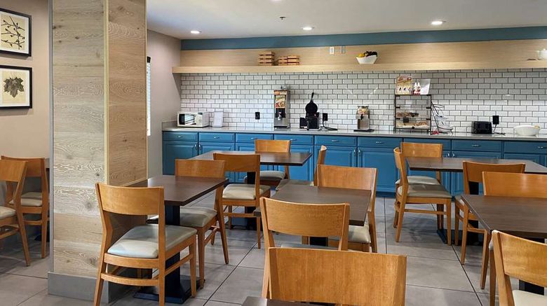 <b>Wingate by Wyndham Chandler Restaurant</b>. Images powered by <a href="https://iceportal.shijigroup.com/" title="IcePortal" target="_blank">IcePortal</a>.