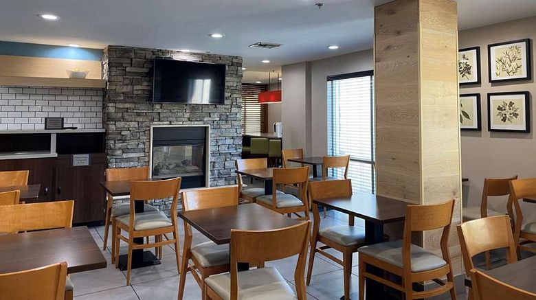 <b>Wingate by Wyndham Chandler Restaurant</b>. Images powered by <a href="https://iceportal.shijigroup.com/" title="IcePortal" target="_blank">IcePortal</a>.