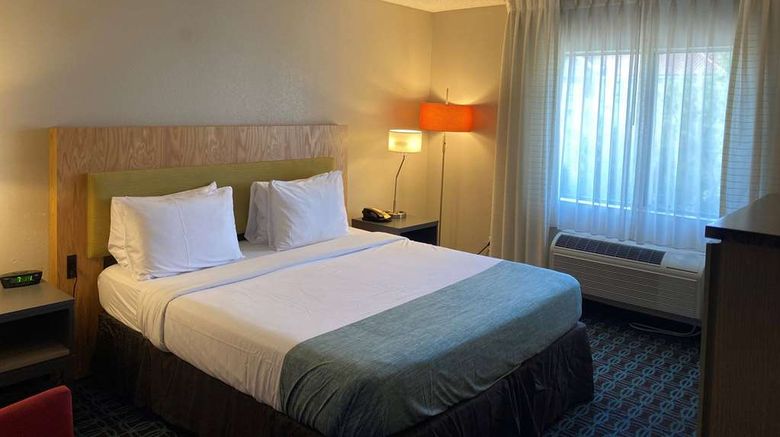 <b>Wingate by Wyndham Chandler Room</b>. Images powered by <a href="https://iceportal.shijigroup.com/" title="IcePortal" target="_blank">IcePortal</a>.