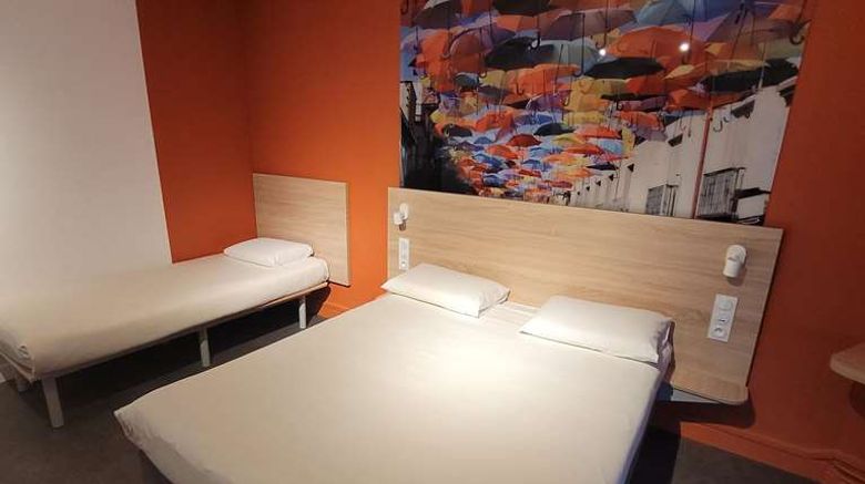 <b>Ibis Budget Lyon Dardilly Room</b>. Images powered by <a href="https://iceportal.shijigroup.com/" title="IcePortal" target="_blank">IcePortal</a>.