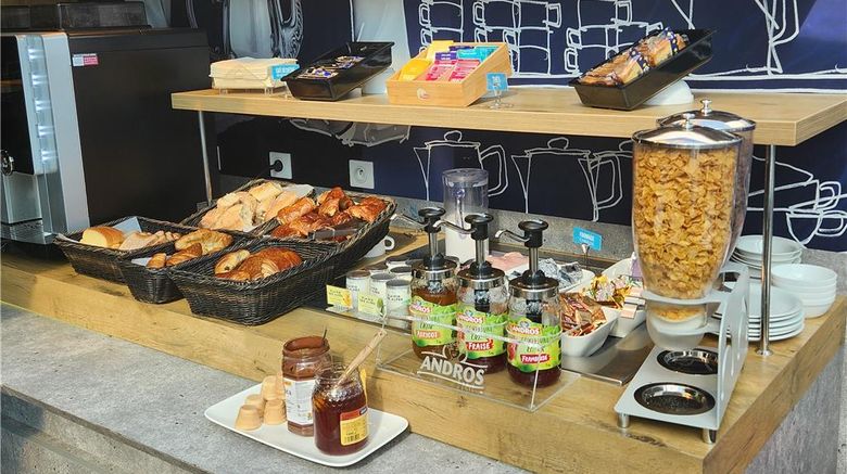 <b>Ibis Budget Lyon Dardilly Restaurant</b>. Images powered by <a href="https://iceportal.shijigroup.com/" title="IcePortal" target="_blank">IcePortal</a>.