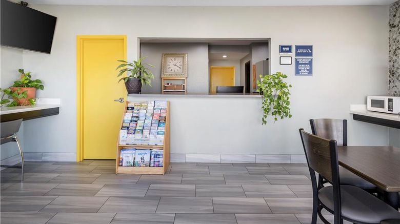 <b>SureStay Hotel by Best Western McAlester Lobby</b>. Images powered by <a href="https://iceportal.shijigroup.com/" title="IcePortal" target="_blank">IcePortal</a>.