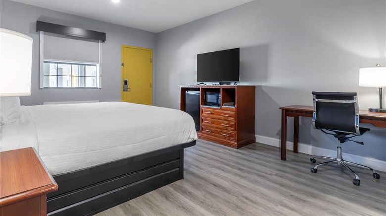 <b>SureStay Hotel by Best Western McAlester Room</b>. Images powered by <a href="https://iceportal.shijigroup.com/" title="IcePortal" target="_blank">IcePortal</a>.