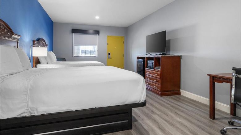 <b>SureStay Hotel by Best Western McAlester Room</b>. Images powered by <a href="https://iceportal.shijigroup.com/" title="IcePortal" target="_blank">IcePortal</a>.