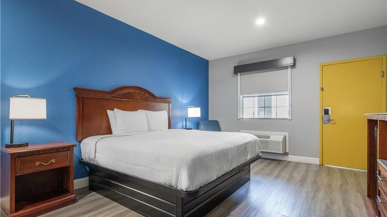 <b>SureStay Hotel by Best Western McAlester Room</b>. Images powered by <a href="https://iceportal.shijigroup.com/" title="IcePortal" target="_blank">IcePortal</a>.