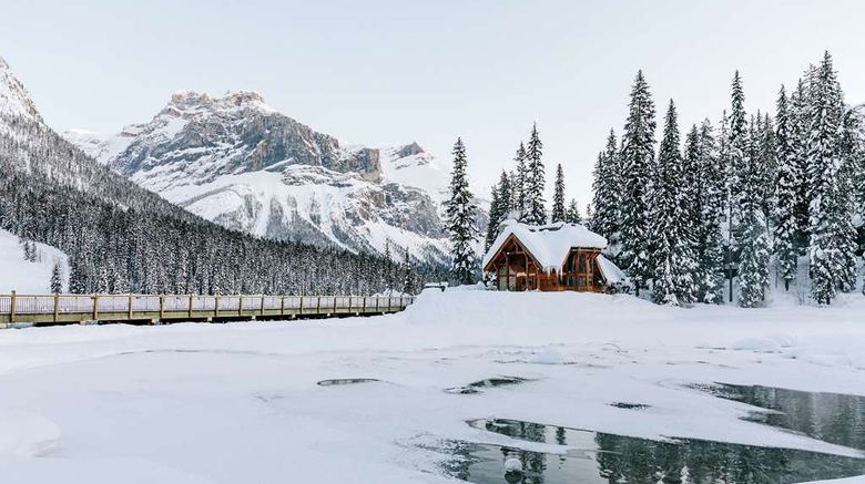 <b>Emerald Lake Lodge Restaurant</b>. Images powered by <a href="https://iceportal.shijigroup.com/" title="IcePortal" target="_blank">IcePortal</a>.