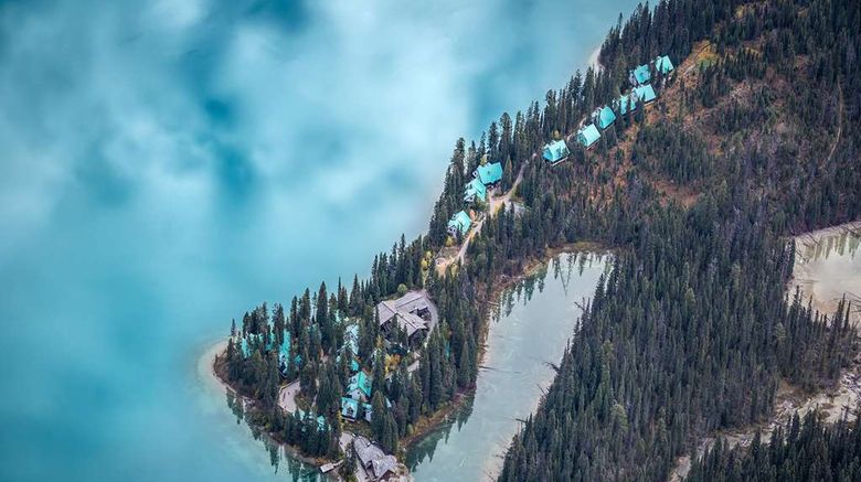 <b>Emerald Lake Lodge Exterior</b>. Images powered by <a href="https://iceportal.shijigroup.com/" title="IcePortal" target="_blank">IcePortal</a>.