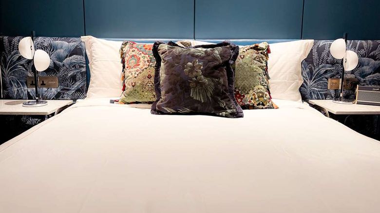 <b>Sun Street Hotel Room</b>. Images powered by <a href="https://iceportal.shijigroup.com/" title="IcePortal" target="_blank">IcePortal</a>.
