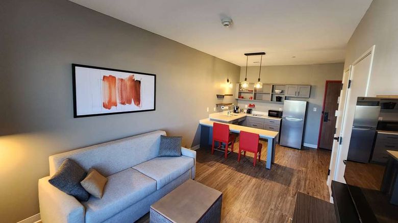 <b>Hawthorn Suites by Wyndham Del Rio Room</b>. Images powered by <a href="https://iceportal.shijigroup.com/" title="IcePortal" target="_blank">IcePortal</a>.