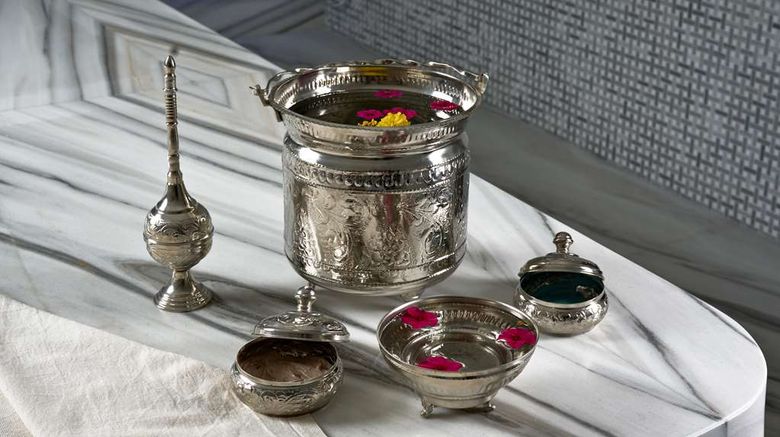 <b>Andaz Doha Spa</b>. Images powered by <a href="https://iceportal.shijigroup.com/" title="IcePortal" target="_blank">IcePortal</a>.