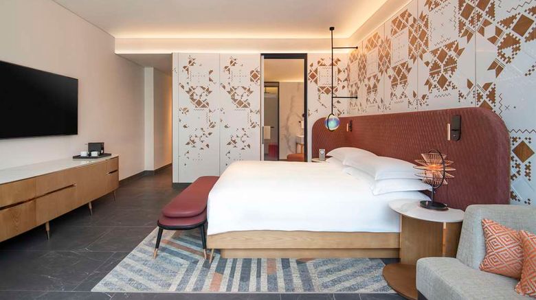 <b>Andaz Doha Room</b>. Images powered by <a href="https://iceportal.shijigroup.com/" title="IcePortal" target="_blank">IcePortal</a>.