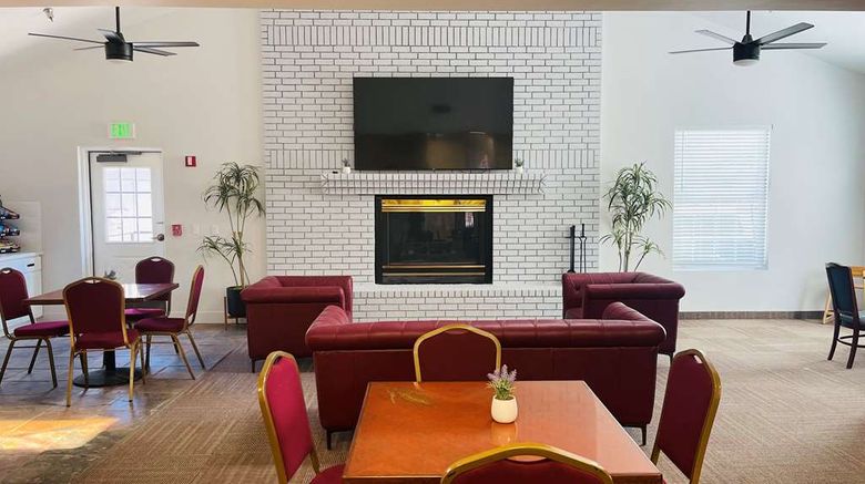 <b>SureStay by Best Western Eureka Restaurant</b>. Images powered by <a href="https://iceportal.shijigroup.com/" title="IcePortal" target="_blank">IcePortal</a>.