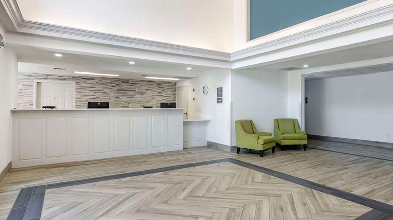 <b>Comfort Inn Lobby</b>. Images powered by <a href="https://iceportal.shijigroup.com/" title="IcePortal" target="_blank">IcePortal</a>.