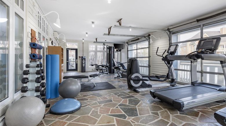 <b>Hilton Grand Vacations Club Blue Mountn Health</b>. Images powered by <a href="https://iceportal.shijigroup.com/" title="IcePortal" target="_blank">IcePortal</a>.