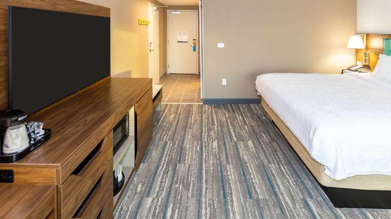 <b>Hampton Inn Selma Room</b>. Images powered by <a href="https://iceportal.shijigroup.com/" title="IcePortal" target="_blank">IcePortal</a>.