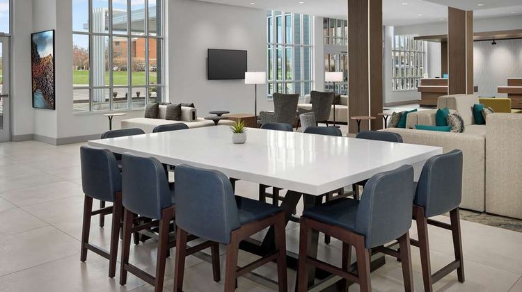 Hilton Garden Inn Cincinnati Airpt South Lobby
