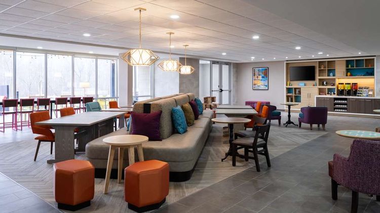 Home2 Suites by Hilton Brownsburg Lobby