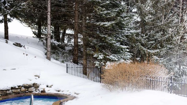 <b>Hilton Grand Vacations Club Tremblant Recreation</b>. Images powered by <a href="https://iceportal.shijigroup.com/" title="IcePortal" target="_blank">IcePortal</a>.