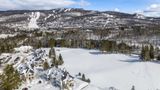 Hilton Grand Vacations Club Tremblant Exterior