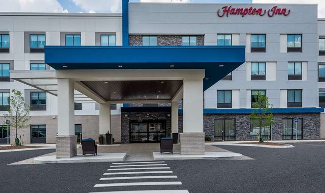 Hampton Inn by Hilton Detroit Southfield Exterior