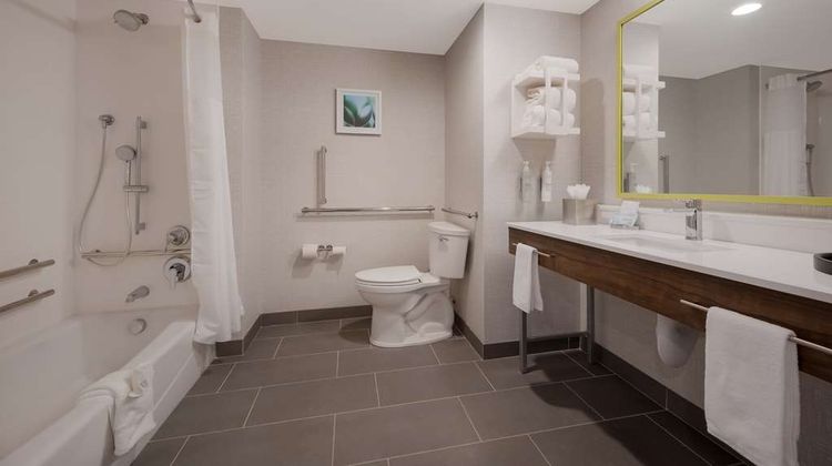 Hampton Inn by Hilton Detroit Southfield Room