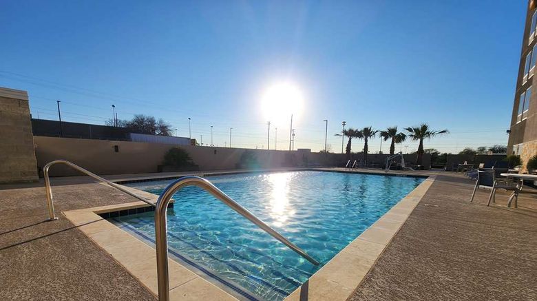 <b>La Quinta Inn & Stes by Wyndham Del Rio Pool</b>. Images powered by <a href="https://iceportal.shijigroup.com/" title="IcePortal" target="_blank">IcePortal</a>.