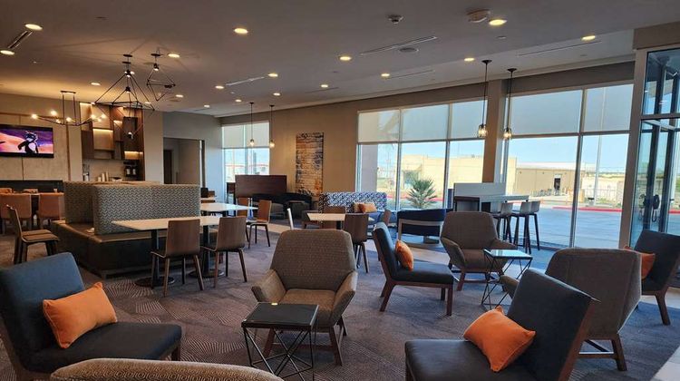 La Quinta Inn & Stes by Wyndham Del Rio Lobby