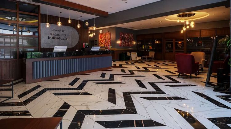 Nova Vista Deluxe & Stes, Radisson Indiv Lobby