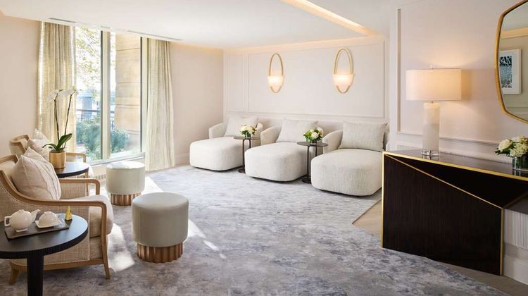 The Potomac Hotel Room