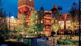 Hilton Grand Vacations Club Whistler Exterior