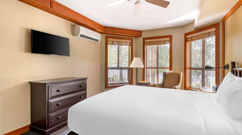 <b>Hilton Grand Vacations Club Whistler Room</b>. Images powered by <a href="https://iceportal.shijigroup.com/" title="IcePortal" target="_blank">IcePortal</a>.
