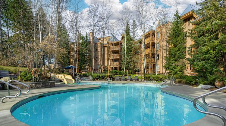 Hilton Grand Vacations Club Whistler Pool