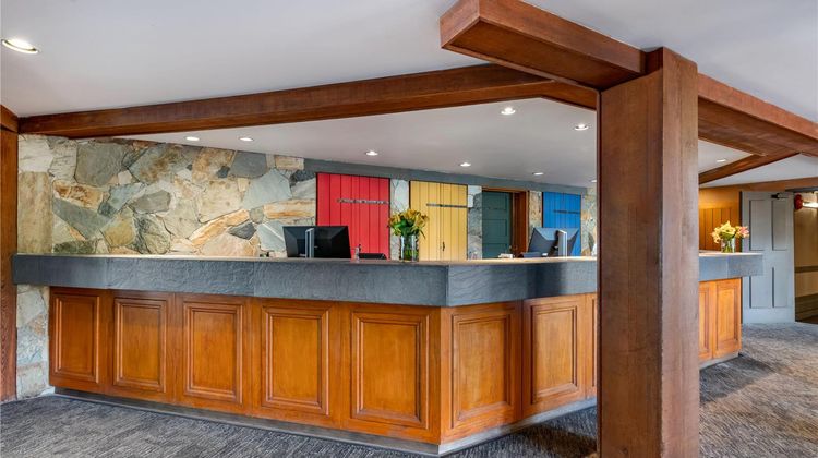 Hilton Grand Vacations Club Whistler Lobby