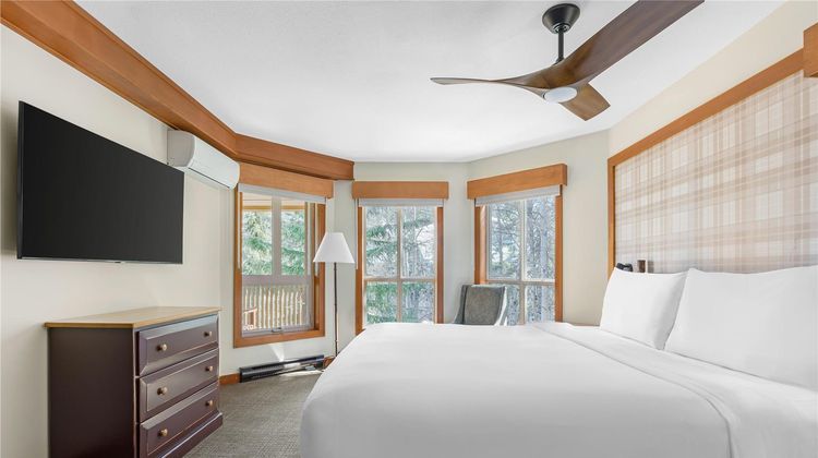 Hilton Grand Vacations Club Whistler Room