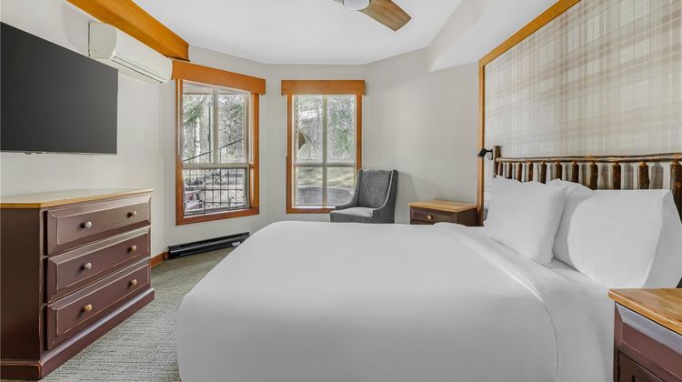 Hilton Grand Vacations Club Whistler Room