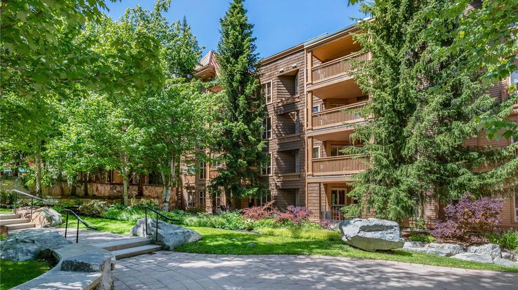 Hilton Grand Vacations Club Whistler Exterior