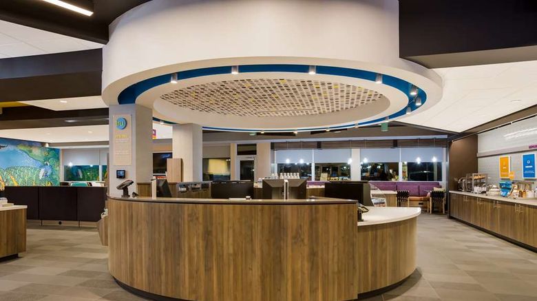 <b>Tru by Hilton Traverse City Lobby</b>. Images powered by <a href="https://iceportal.shijigroup.com/" title="IcePortal" target="_blank">IcePortal</a>.