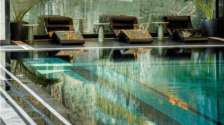 <b>Pullman Doha West Bay Pool</b>. Images powered by <a href="https://iceportal.shijigroup.com/" title="IcePortal" target="_blank">IcePortal</a>.