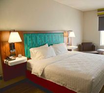 Hampton Inn & Suites Cathedral City Room