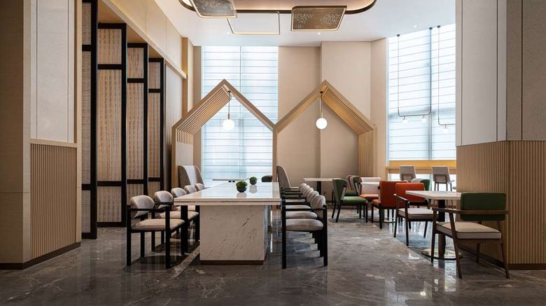 <b>Hilton Garden Inn Changsha Yuelu Restaurant</b>. Images powered by <a href="https://iceportal.shijigroup.com/" title="IcePortal" target="_blank">IcePortal</a>.