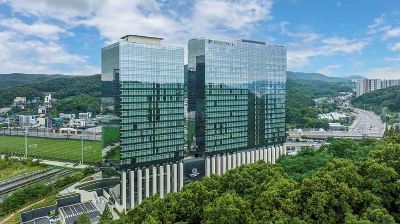 <b>DoubleTree by Hilton Pangyo Residences Exterior</b>. Images powered by <a href="https://iceportal.shijigroup.com/" title="IcePortal" target="_blank">IcePortal</a>.